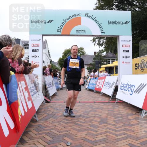 30.08.2026 - Blankeneser Heldenlauf Lena Gebhardt http://msf.ph/oto/10058152 30.08.2026 12:20:55 Ziel 2737, 4356, 4418 meine-sportfotos.de