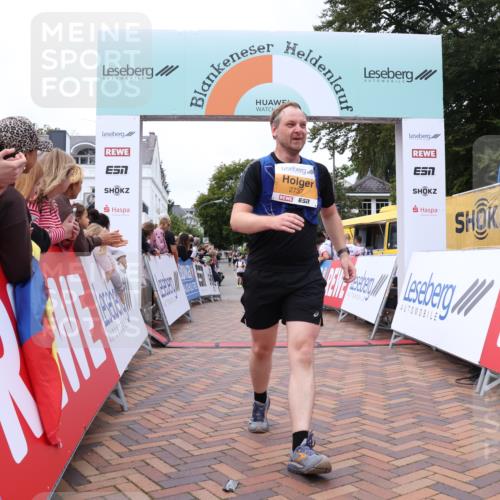 30.08.2026 - Blankeneser Heldenlauf Lena Gebhardt http://msf.ph/oto/10058156 30.08.2026 12:20:56 Ziel 2737, 4356, 4418 meine-sportfotos.de