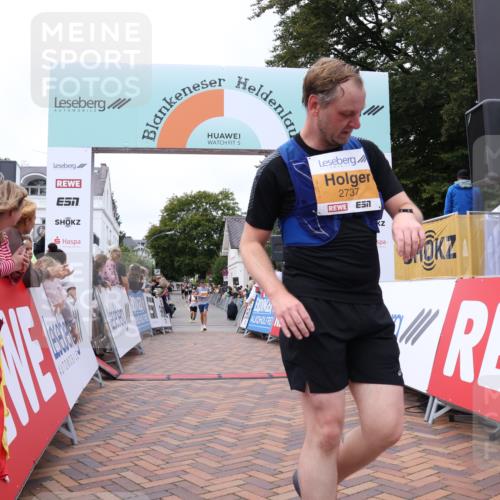 30.08.2026 - Blankeneser Heldenlauf Lena Gebhardt http://msf.ph/oto/10058159 30.08.2026 12:20:56 Ziel 2737, 4356, 4418 meine-sportfotos.de