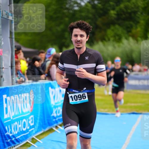 30.08.2026 - Elbe Triathlon Hamburg LAZAROV Photography http://msf.ph/oto/10058167 30.08.2026 11:25:35 Ziel 887, 1096, 1290, 1896 meine-sportfotos.de