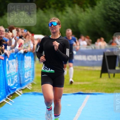 30.08.2026 - Elbe Triathlon Hamburg LAZAROV Photography http://msf.ph/oto/10058169 30.08.2026 11:25:37 Ziel 887, 1096, 1144, 1290, 1896 meine-sportfotos.de