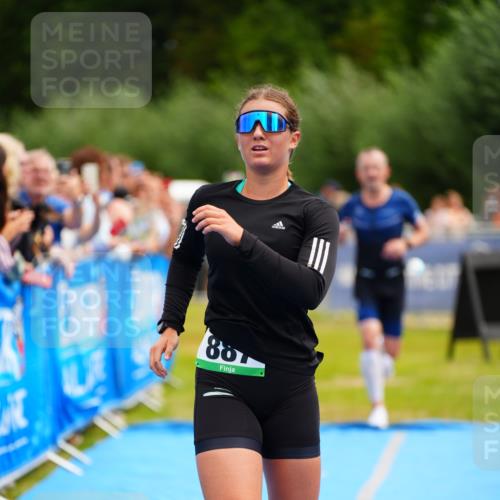30.08.2026 - Elbe Triathlon Hamburg LAZAROV Photography http://msf.ph/oto/10058176 30.08.2026 11:25:38 Ziel 887, 1144, 1290, 1896 meine-sportfotos.de