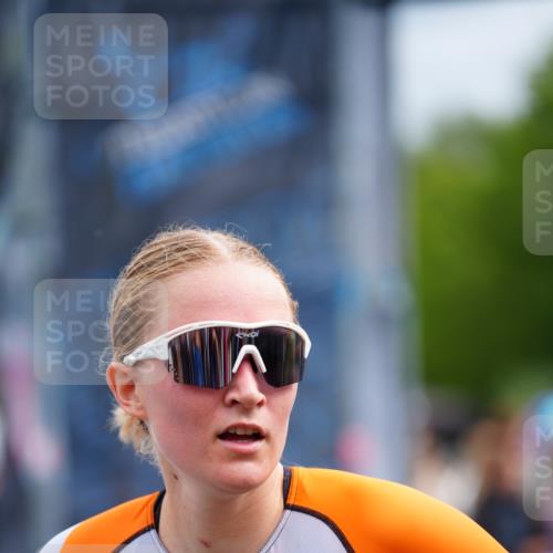 30.08.2026 - Elbe Triathlon Hamburg LAZAROV Photography http://msf.ph/oto/10058201 30.08.2026 11:25:51 Ziel 556, 576, 948 meine-sportfotos.de