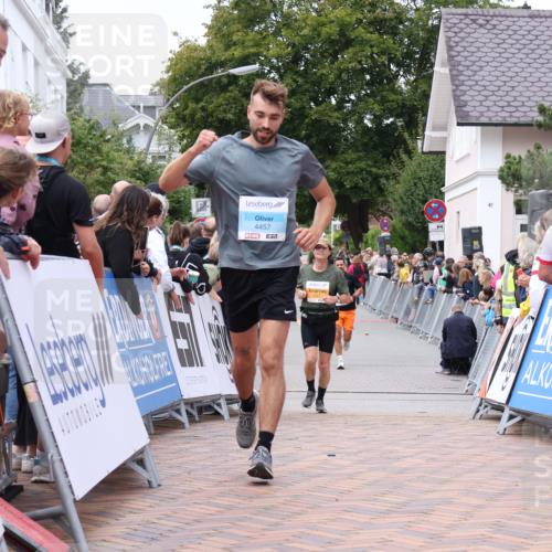 30.08.2026 - Blankeneser Heldenlauf Lena Gebhardt http://msf.ph/oto/10058214 30.08.2026 12:21:14 Ziel 4454, 4457 meine-sportfotos.de