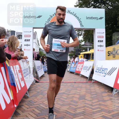 30.08.2026 - Blankeneser Heldenlauf Lena Gebhardt http://msf.ph/oto/10058228 30.08.2026 12:21:16 Ziel 2601, 4393, 4454, 4457 meine-sportfotos.de