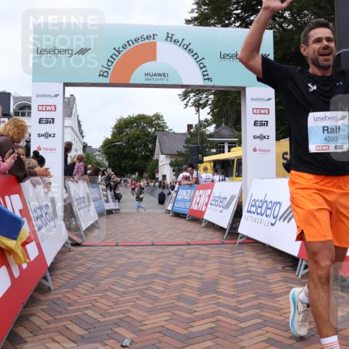 30.08.2026 - Blankeneser Heldenlauf Lena Gebhardt http://msf.ph/oto/10058250 30.08.2026 12:21:22 Ziel 2601, 4393, 4457 meine-sportfotos.de
