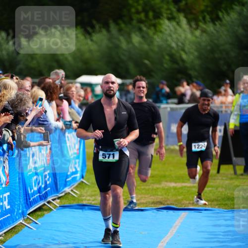 30.08.2026 - Elbe Triathlon Hamburg LAZAROV Photography http://msf.ph/oto/10058276 30.08.2026 11:26:48 Ziel 571, 1119, 1203, 1224 meine-sportfotos.de