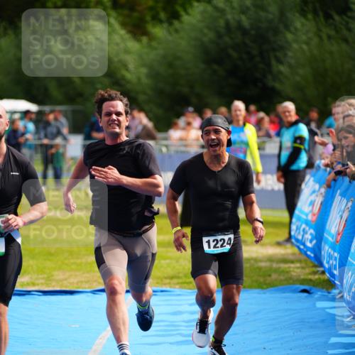 30.08.2026 - Elbe Triathlon Hamburg LAZAROV Photography http://msf.ph/oto/10058280 30.08.2026 11:26:49 Ziel 571, 1119, 1203, 1224 meine-sportfotos.de