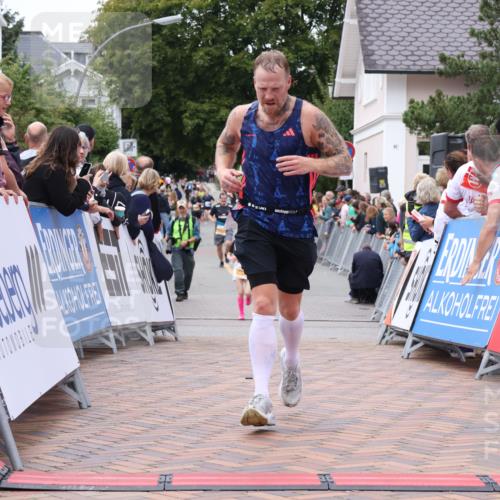 30.08.2026 - Blankeneser Heldenlauf Lena Gebhardt http://msf.ph/oto/10058284 30.08.2026 12:21:34 Ziel 4067, 4247, 4374 meine-sportfotos.de