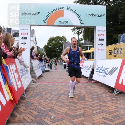30.08.2026 - Blankeneser Heldenlauf Lena Gebhardt http://msf.ph/oto/10058292 30.08.2026 12:21:35 Ziel 4067, 4247, 4374 meine-sportfotos.de