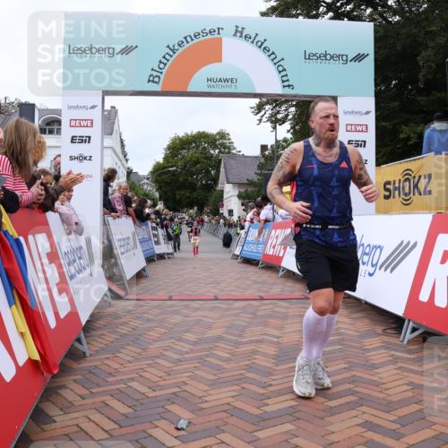 30.08.2026 - Blankeneser Heldenlauf Lena Gebhardt http://msf.ph/oto/10058296 30.08.2026 12:21:36 Ziel 4067, 4247, 4374 meine-sportfotos.de