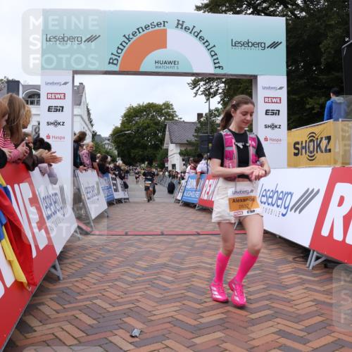 30.08.2026 - Blankeneser Heldenlauf Lena Gebhardt http://msf.ph/oto/10058312 30.08.2026 12:21:42 Ziel 2412, 2837, 4247 meine-sportfotos.de