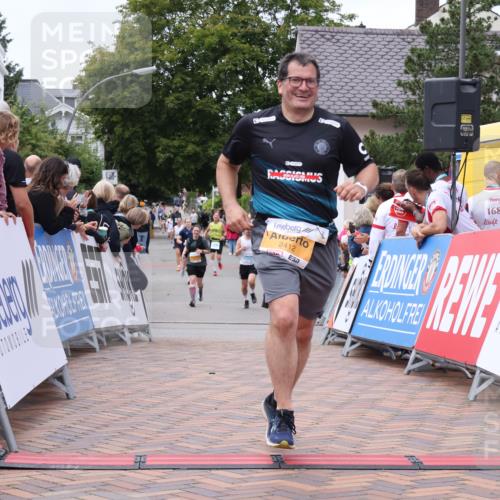 30.08.2026 - Blankeneser Heldenlauf Lena Gebhardt http://msf.ph/oto/10058323 30.08.2026 12:21:47 Ziel 2412, 2837 meine-sportfotos.de