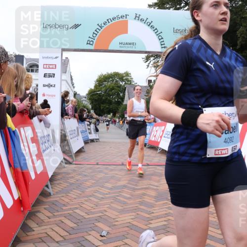 30.08.2026 - Blankeneser Heldenlauf Lena Gebhardt http://msf.ph/oto/10058370 30.08.2026 12:21:58 Ziel 2472, 4092, 4179, 4225, 4379 meine-sportfotos.de