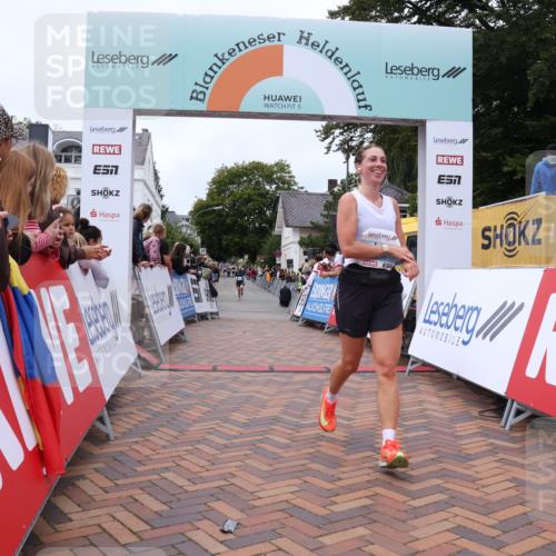 30.08.2026 - Blankeneser Heldenlauf Lena Gebhardt http://msf.ph/oto/10058373 30.08.2026 12:21:59 Ziel 2472, 4092, 4179, 4225, 4379 meine-sportfotos.de