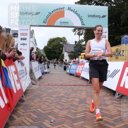 30.08.2026 - Blankeneser Heldenlauf Lena Gebhardt http://msf.ph/oto/10058377 30.08.2026 12:22:00 Ziel 2472, 4092, 4179, 4225, 4379 meine-sportfotos.de