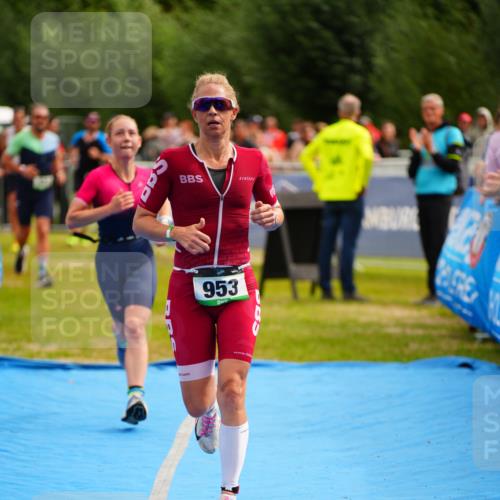 30.08.2026 - Elbe Triathlon Hamburg LAZAROV Photography http://msf.ph/oto/10058383 30.08.2026 11:27:54 Ziel 587, 874, 953, 1065, 1068 meine-sportfotos.de