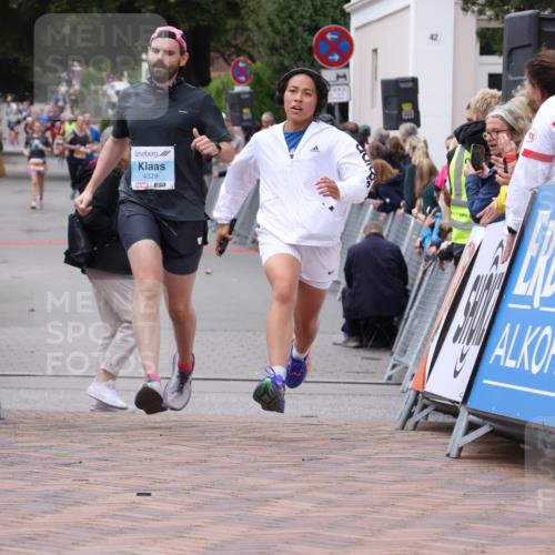 30.08.2026 - Blankeneser Heldenlauf Lena Gebhardt http://msf.ph/oto/10058384 30.08.2026 12:22:04 Ziel 2793, 4092, 4225, 4329, 4379 meine-sportfotos.de