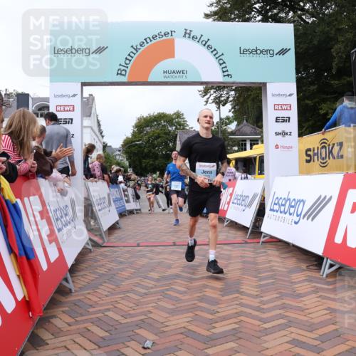 30.08.2026 - Blankeneser Heldenlauf Lena Gebhardt http://msf.ph/oto/10058448 30.08.2026 12:22:21 Ziel 2638, 4270, 4322, 4485 meine-sportfotos.de