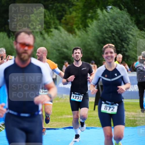 30.08.2026 - Elbe Triathlon Hamburg LAZAROV Photography http://msf.ph/oto/10058450 30.08.2026 11:28:31 Ziel 715, 866, 872, 1206, 1233 meine-sportfotos.de