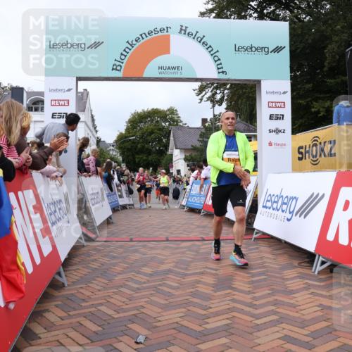30.08.2026 - Blankeneser Heldenlauf Lena Gebhardt http://msf.ph/oto/10058495 30.08.2026 12:22:36 Ziel 2089, 2226, 2441, 2782 meine-sportfotos.de