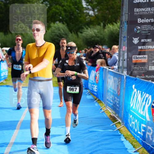 30.08.2026 - Elbe Triathlon Hamburg LAZAROV Photography http://msf.ph/oto/10058536 30.08.2026 11:29:03 Ziel 967, 1033, 1151, 1229, 1322 meine-sportfotos.de