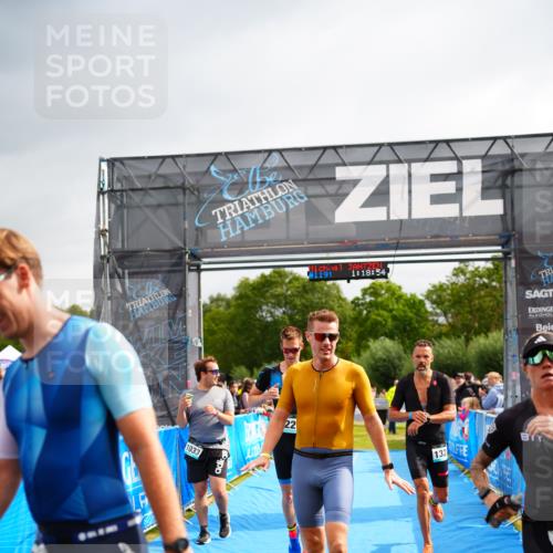 30.08.2026 - Elbe Triathlon Hamburg LAZAROV Photography http://msf.ph/oto/10058541 30.08.2026 11:29:05 Ziel 967, 1033, 1151, 1229, 1322 meine-sportfotos.de