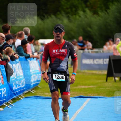 30.08.2026 - Elbe Triathlon Hamburg LAZAROV Photography http://msf.ph/oto/10058569 30.08.2026 11:29:21 Ziel 648, 1280 meine-sportfotos.de