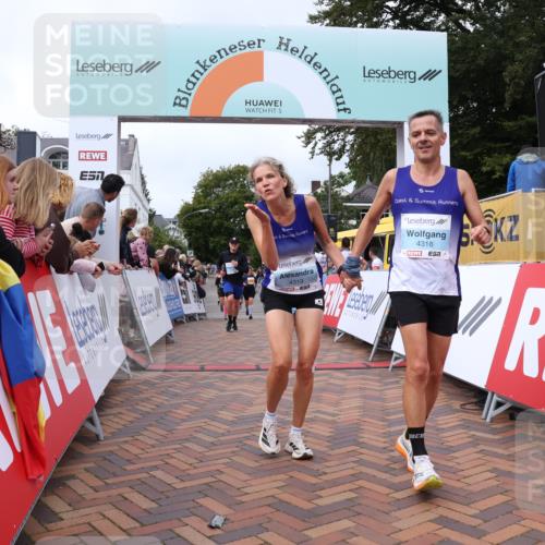 30.08.2026 - Blankeneser Heldenlauf Lena Gebhardt http://msf.ph/oto/10058589 30.08.2026 12:22:54 Ziel 2620, 4026, 4304, 4318, 4319, 4448 meine-sportfotos.de