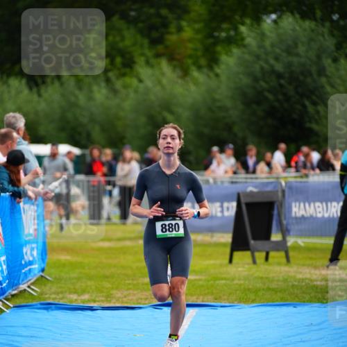 30.08.2026 - Elbe Triathlon Hamburg LAZAROV Photography http://msf.ph/oto/10058625 30.08.2026 11:29:51 Ziel 880, 1092 meine-sportfotos.de