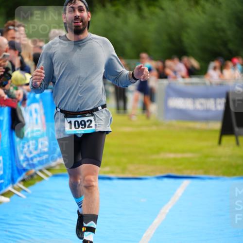 30.08.2026 - Elbe Triathlon Hamburg LAZAROV Photography http://msf.ph/oto/10058645 30.08.2026 11:29:59 Ziel 1092, 1193 meine-sportfotos.de
