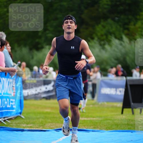 30.08.2026 - Elbe Triathlon Hamburg LAZAROV Photography http://msf.ph/oto/10058656 30.08.2026 11:30:11 Ziel 798, 1081, 1193, 1285 meine-sportfotos.de