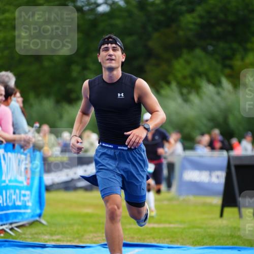 30.08.2026 - Elbe Triathlon Hamburg LAZAROV Photography http://msf.ph/oto/10058657 30.08.2026 11:30:11 Ziel 798, 1081, 1193, 1285 meine-sportfotos.de