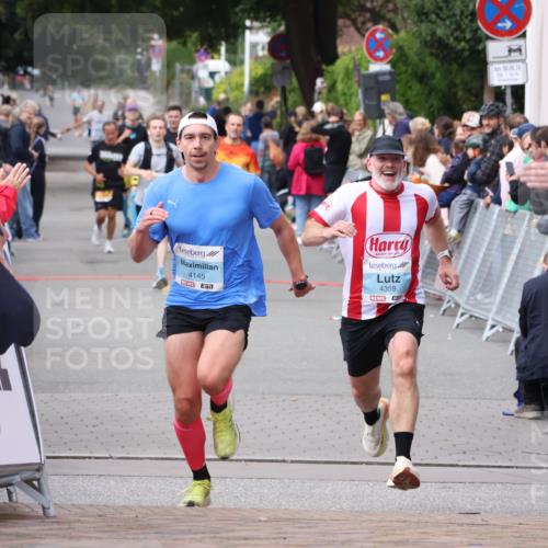 30.08.2026 - Blankeneser Heldenlauf Lena Gebhardt http://msf.ph/oto/10058689 30.08.2026 12:23:15 Ziel 2487, 4145, 4359 meine-sportfotos.de