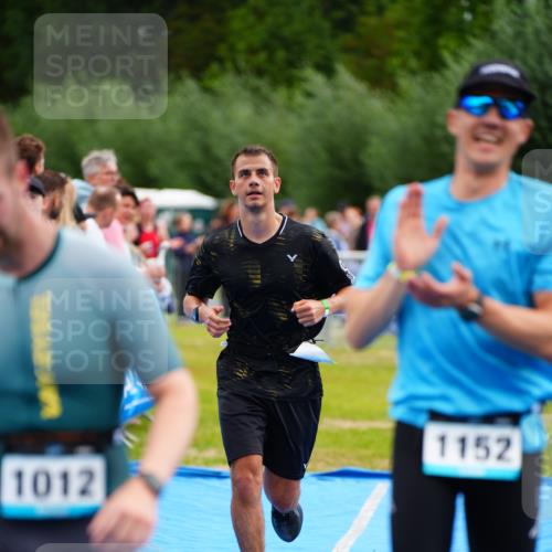 30.08.2026 - Elbe Triathlon Hamburg LAZAROV Photography http://msf.ph/oto/10058702 30.08.2026 11:30:46 Ziel 968, 1012, 1152 meine-sportfotos.de