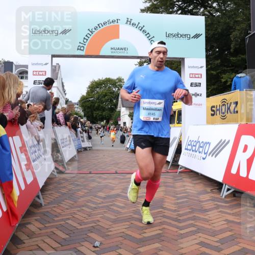 30.08.2026 - Blankeneser Heldenlauf Lena Gebhardt http://msf.ph/oto/10058704 30.08.2026 12:23:19 Ziel 4145, 4163, 4359 meine-sportfotos.de