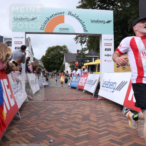 30.08.2026 - Blankeneser Heldenlauf Lena Gebhardt http://msf.ph/oto/10058715 30.08.2026 12:23:20 Ziel 4145, 4163, 4282, 4359 meine-sportfotos.de