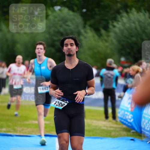 30.08.2026 - Elbe Triathlon Hamburg LAZAROV Photography http://msf.ph/oto/10058717 30.08.2026 11:30:58 Ziel 1018, 1306, 1442 meine-sportfotos.de
