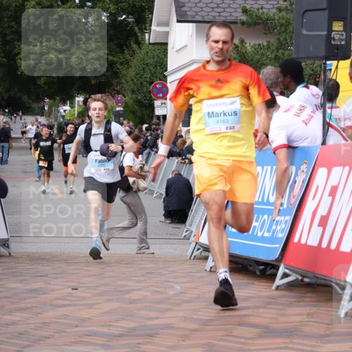 30.08.2026 - Blankeneser Heldenlauf Lena Gebhardt http://msf.ph/oto/10058722 30.08.2026 12:23:22 Ziel 4145, 4163, 4282, 4359 meine-sportfotos.de