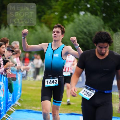 30.08.2026 - Elbe Triathlon Hamburg LAZAROV Photography http://msf.ph/oto/10058724 30.08.2026 11:31:00 Ziel 1018, 1306, 1442 meine-sportfotos.de