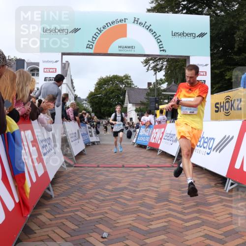 30.08.2026 - Blankeneser Heldenlauf Lena Gebhardt http://msf.ph/oto/10058733 30.08.2026 12:23:23 Ziel 4145, 4163, 4282, 4359 meine-sportfotos.de