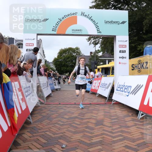 30.08.2026 - Blankeneser Heldenlauf Lena Gebhardt http://msf.ph/oto/10058741 30.08.2026 12:23:24 Ziel 4145, 4163, 4282, 4359 meine-sportfotos.de
