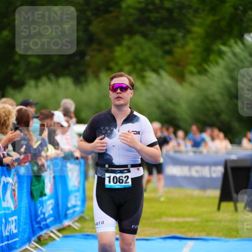 30.08.2026 - Elbe Triathlon Hamburg LAZAROV Photography http://msf.ph/oto/10058784 30.08.2026 11:32:09 Ziel 729, 1026, 1062, 1170 meine-sportfotos.de
