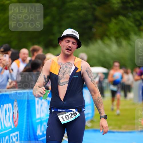 30.08.2026 - Elbe Triathlon Hamburg LAZAROV Photography http://msf.ph/oto/10058814 30.08.2026 11:32:19 Ziel 716, 729, 1026, 1369, 1438 meine-sportfotos.de