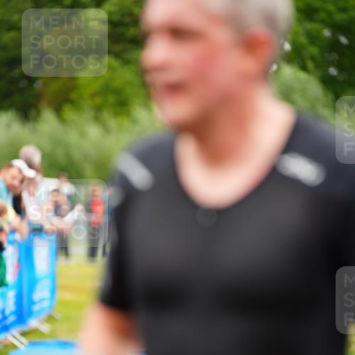 30.08.2026 - Elbe Triathlon Hamburg LAZAROV Photography http://msf.ph/oto/10058820 30.08.2026 11:32:22 Ziel 716, 1369, 1438 meine-sportfotos.de