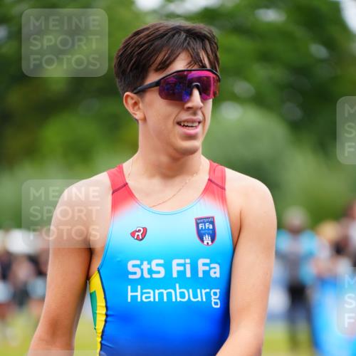 30.08.2026 - Elbe Triathlon Hamburg LAZAROV Photography http://msf.ph/oto/10058832 30.08.2026 11:32:26 Ziel 1189, 1222, 1438 meine-sportfotos.de