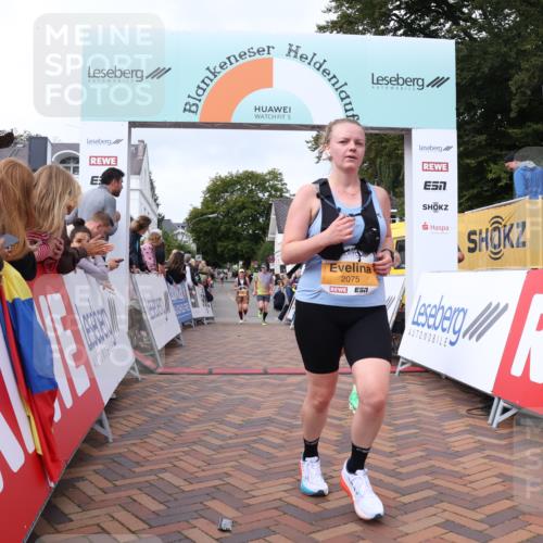 30.08.2026 - Blankeneser Heldenlauf Lena Gebhardt http://msf.ph/oto/10058838 30.08.2026 12:23:51 Ziel 2075, 4015, 4094, 4115, 4462 meine-sportfotos.de