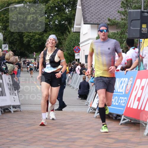 30.08.2026 - Blankeneser Heldenlauf Lena Gebhardt http://msf.ph/oto/10058846 30.08.2026 12:23:54 Ziel 2075, 2489, 4015, 4115, 4462 meine-sportfotos.de
