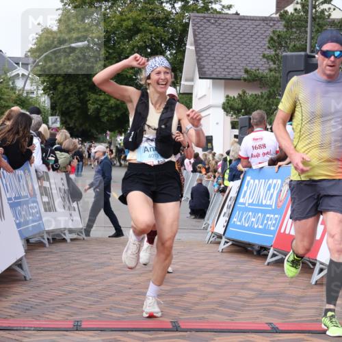 30.08.2026 - Blankeneser Heldenlauf Lena Gebhardt http://msf.ph/oto/10058850 30.08.2026 12:23:55 Ziel 2075, 2489, 4015, 4115, 4462 meine-sportfotos.de