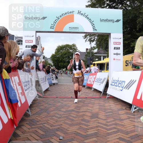 30.08.2026 - Blankeneser Heldenlauf Lena Gebhardt http://msf.ph/oto/10058864 30.08.2026 12:23:57 Ziel 2075, 2489, 4015, 4115, 4462 meine-sportfotos.de